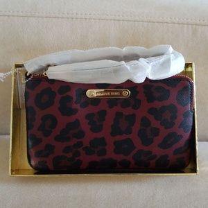 Michael Kors Jet Set Wristlet